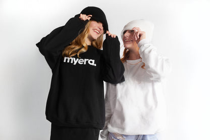 myera white beanie