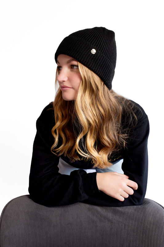 myera black beanie