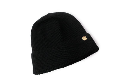 myera black beanie
